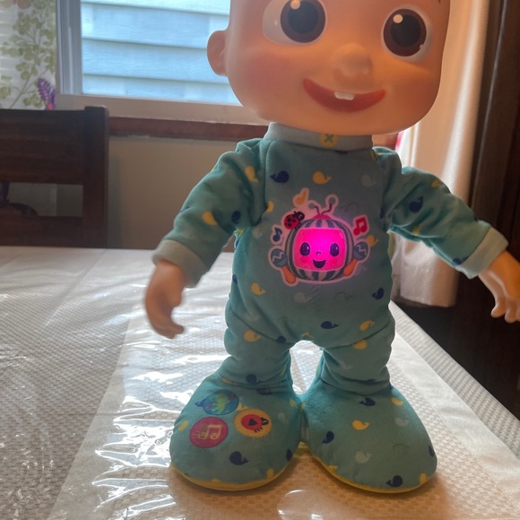 Cocomelon dancing JJ doll - Picture 5 of 11